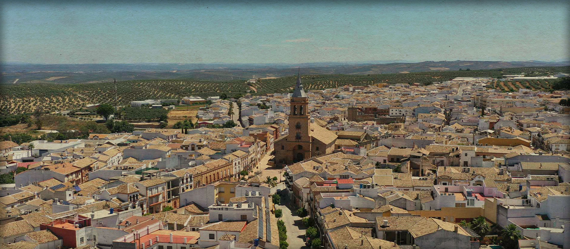 Vista aérea de un pueblo español con tejados de terracota
